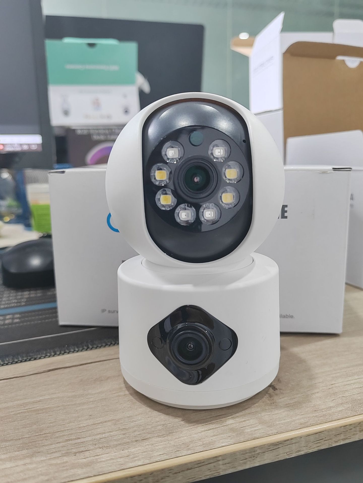 YI Lot APP 4MP Dual Lens Full  - Baby Monitor Split Screen 评论和价格